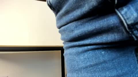  Caroline  online show from April 13, 11:27 am