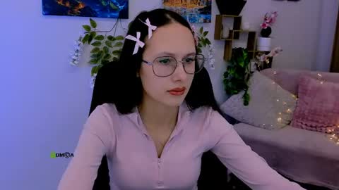 Snapshot of caroline_roseee chatting on July 31, 8:47 am Your cute girl online show from July 31, 8:47 am