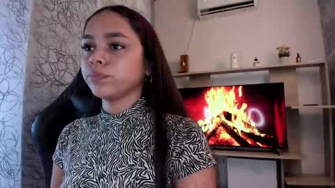 Snapshot of carolinefyre chatting on June 7, 1:48 pm Caroline online show from June 7, 1:48 pm