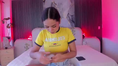 Snapshot of carolinefyre chatting on June 27, 5:29 pm Caroline online show from June 27, 5:29 pm
