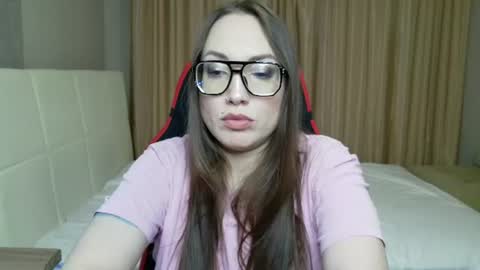 Caroline online show from July 22, 6:22 pm