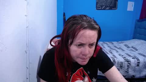 Carolinhe  online show from March 10, 7:57 am