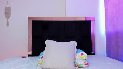 Caro  online show from December 8, 8:25 pm