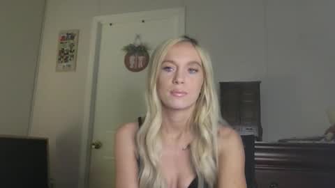 Snapshot of caseygirl6879 chatting on January 19, 4:27 am Casey Lakes online show from January 19, 4:27 am