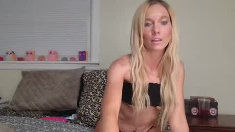 Snapshot of caseygirl6879 chatting on July 13, 10:01 pm Casey Lakes online show from July 13, 10:01 pm