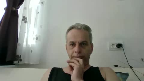 Snapshot of casius_77 chatting on April 12, 5:12 am casius_77 online show from April 12, 5:12 am
