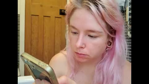 Cassie online show from February 4, 8:42 am