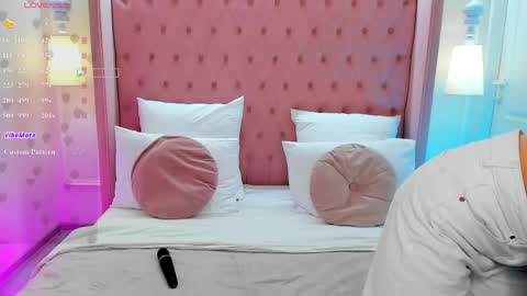 Curly online show from April 19, 5:07 am