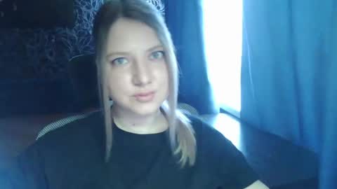 Snapshot of casual__vibes chatting on April 25, 10:07 am casual__vibes online show from April 25, 10:07 am