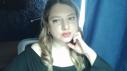 Snapshot of casual__vibes chatting on April 28, 10:42 am casual__vibes online show from April 28, 10:42 am