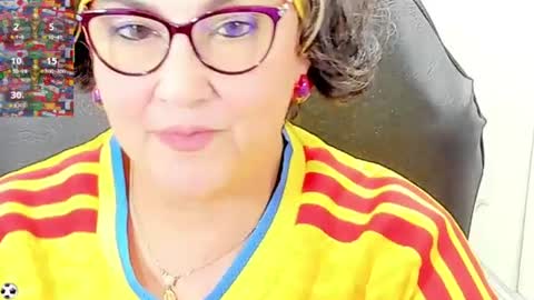 Snapshot of cataleya_mom_ chatting on June 17, 11:38 pm cataleya online show from June 17, 11:38 pm