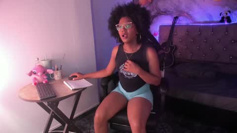 cataleyamoon_ online show from April 26, 4:48 pm