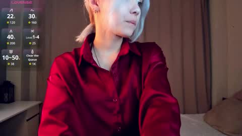 Snapshot of cathiearzabala chatting on March 4, 11:16 am Mia online show from March 4, 11:16 am