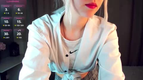 Mia online show from March 7, 12:02 pm