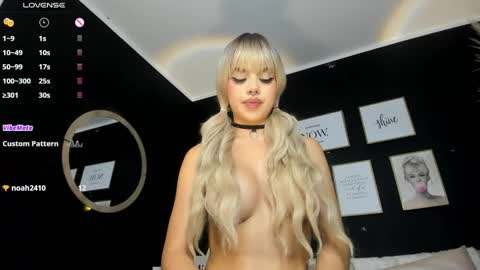 Snapshot of catvalentinee_ chatting on December 13, 10:13 pm catvalentinee_ online show from December 13, 10:13 pm