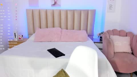 Snapshot of catvalentinee_ chatting on January 17, 7:51 am catvalentinee_ online show from January 17, 7:51 am