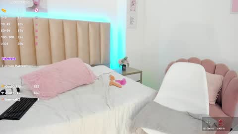 Snapshot of catvalentinee_ chatting on January 19, 8:07 am catvalentinee_ online show from January 19, 8:07 am