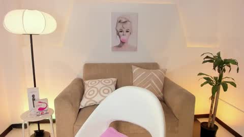 Snapshot of catvalentinee_ chatting on January 9, 10:44 pm catvalentinee_ online show from January 9, 10:44 pm