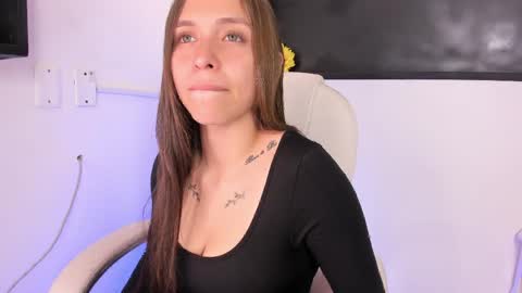 Snapshot of cayetana_01 chatting on April 25, 7:44 pm cayetana online show from April 25, 7:44 pm