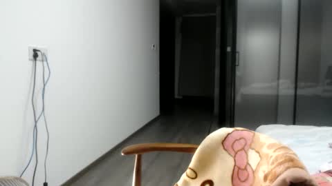 Snapshot of cbz112233 chatting on February 24, 7:41 pm ANNYANNY online show from February 24, 7:41 pm