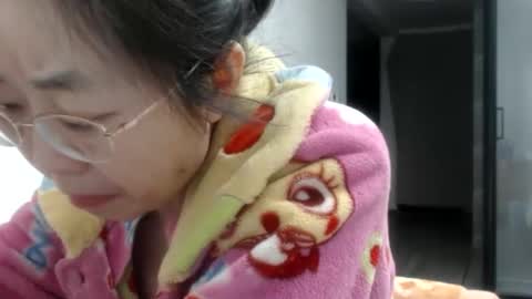 Snapshot of cbz112233 chatting on March 6, 8:05 pm ANNYANNY online show from March 6, 8:05 pm