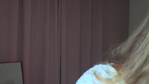 Lina  online show from April 8, 7:14 pm