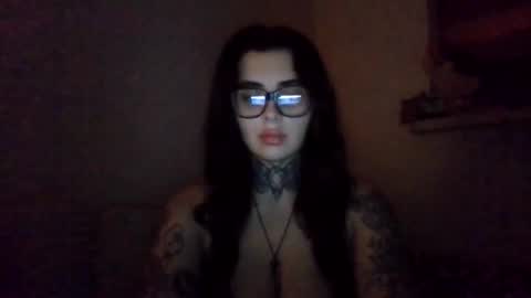 Snapshot of ceceluv27 chatting on January 6, 4:16 am ceceluv27 online show from January 6, 4:16 am