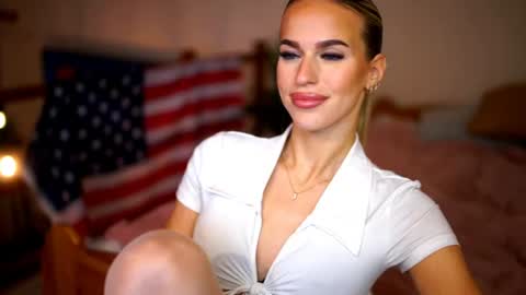 Snapshot of celeste_www chatting on July 12, 10:50 am Sunflower online show from July 12, 10:50 am