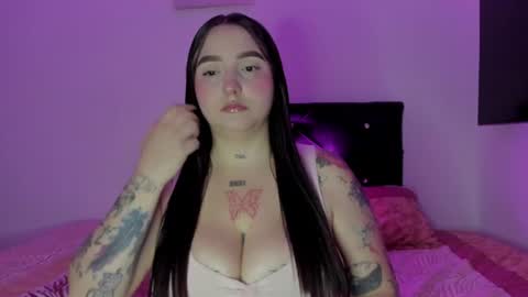 Snapshot of celeste_y_pipe chatting on June 9, 3:29 am Celeste Y Pipe online show from June 9, 3:29 am