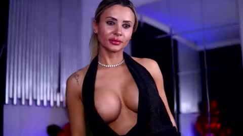 Mona online show from March 27, 8:41 pm