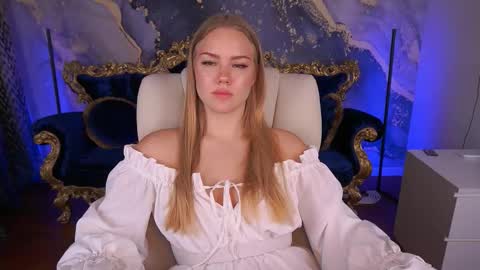 celestenoirr online show from September 17, 1:13 pm