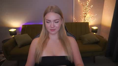 celestenoirr online show from October 2, 6:42 am