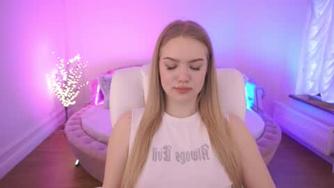 celestenoirr online show from February 12, 8:53 am