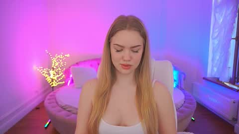 celestenoirr online show from February 19, 2:46 pm