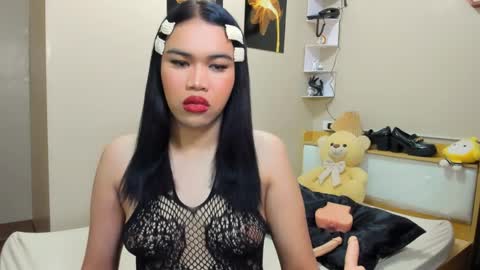 celestinaxisabella online show from April 11, 8:40 am