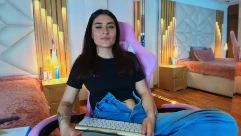       online show from April 30, 9:52 pm