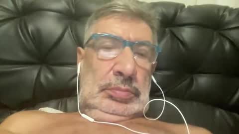 champsex305610 online show from April 8, 4:40 pm