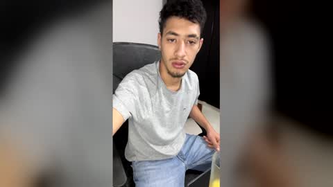 Snapshot of chandler_kenji chatting on December 22, 12:29 am Kenji online show from December 22, 12:29 am