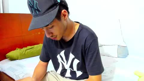 Snapshot of chandler_kenji chatting on December 23, 4:10 am Kenji online show from December 23, 4:10 am