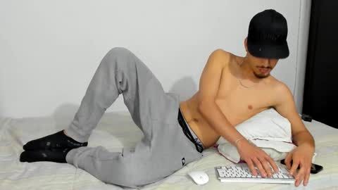 Snapshot of chandler_kenji chatting on February 7, 12:14 am Kenji online show from February 7, 12:14 am