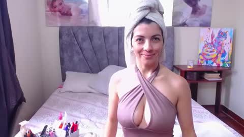 Snapshot of chanel_joliee chatting on April 25, 3:09 pm chanel online show from April 25, 3:09 pm