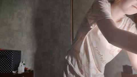 Lia online show from March 5, 7:48 am