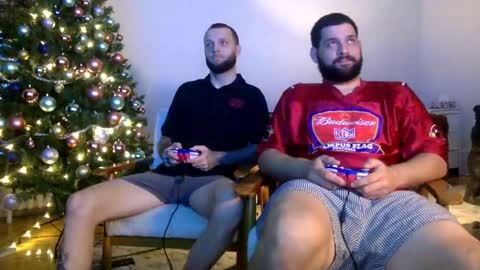 Snapshot of change340 chatting on December 5, 5:15 am TATS AND TANNED online show from December 5, 5:15 am