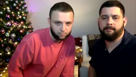 Snapshot of change340 chatting on December 10, 1:22 am TATS AND TANNED online show from December 10, 1:22 am