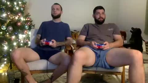 Snapshot of change340 chatting on December 13, 1:26 am TATS AND TANNED online show from December 13, 1:26 am