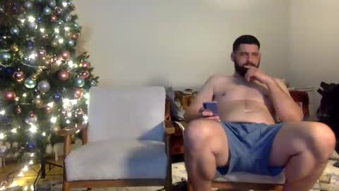 Snapshot of change340 chatting on December 13, 4:33 am TATS AND TANNED online show from December 13, 4:33 am