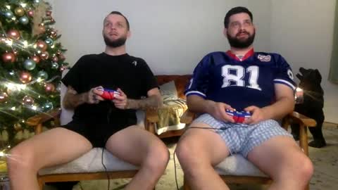 Snapshot of change340 chatting on December 22, 3:00 am TATS AND TANNED online show from December 22, 3:00 am