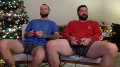 Snapshot of change340 chatting on December 23, 4:33 am TATS AND TANNED online show from December 23, 4:33 am