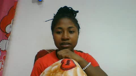 Snapshot of chantale483461 chatting on June 29, 6:52 am chantale483461 online show from June 29, 6:52 am