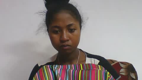 Snapshot of chantale483461 chatting on July 1, 5:34 pm chantale483461 online show from July 1, 5:34 pm